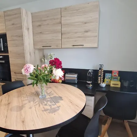 Apartment Et 95 M2 A 100m Du Lac, 3 Chambres, Parking *